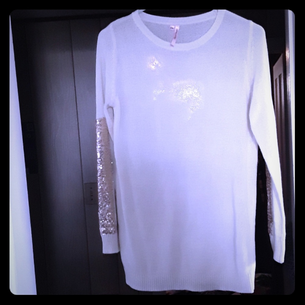 Beautiful sweater by ekklesia